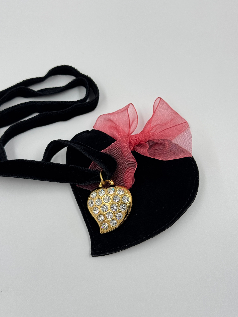 Кулон Сердце на бархатной ленте YSL