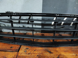 Решетка переднего бампера Opel Corsa D Новая Оригинал 13179942