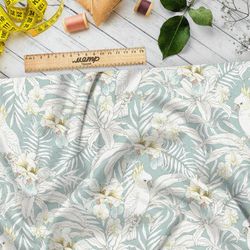 Ткань интерлок попугай в листьях белые