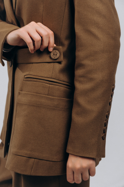 Приталенный жакет