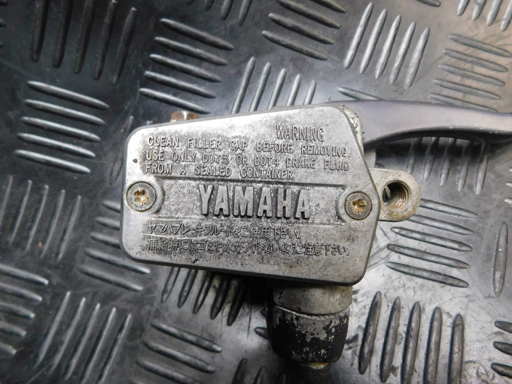 Цилиндр переднего тормоза Yamaha FZX750 3XF.
