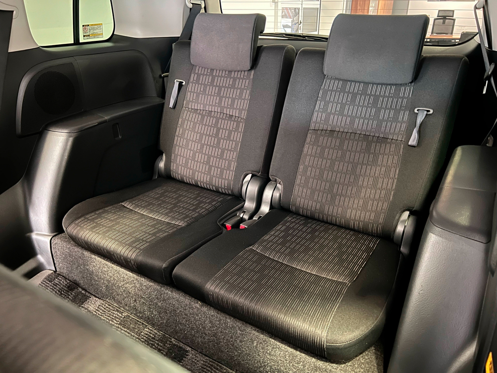 Toyota Isis, 2012 год