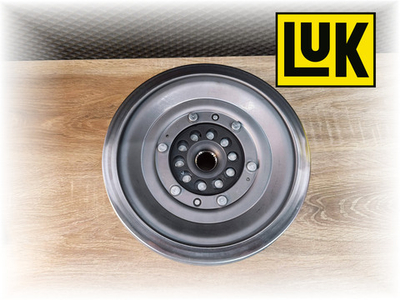 Маховик Luk (Европа) Audi   Q5 (8RB) 415062509