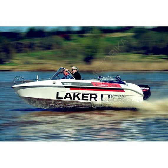 Лодка стеклопластиковая LAKER V450 Премиум (цветной)