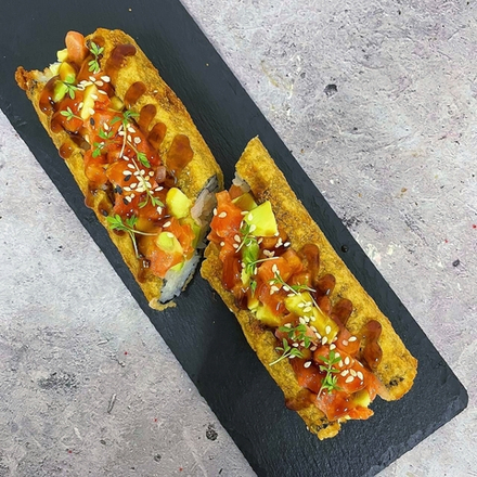 Лонг ролл с копченым лососем