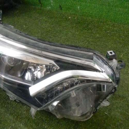Фара правая Toyota RAV4 4 CA40 (2015-2019) LED