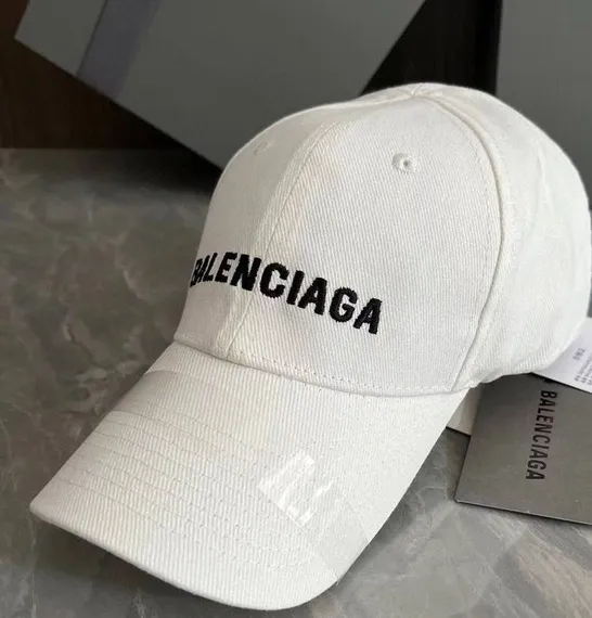 Бейсболка Balencaga, белый
