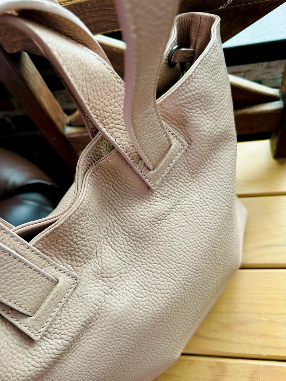 Женская сумка-шоппер из натуральной кожи пудрового цвета