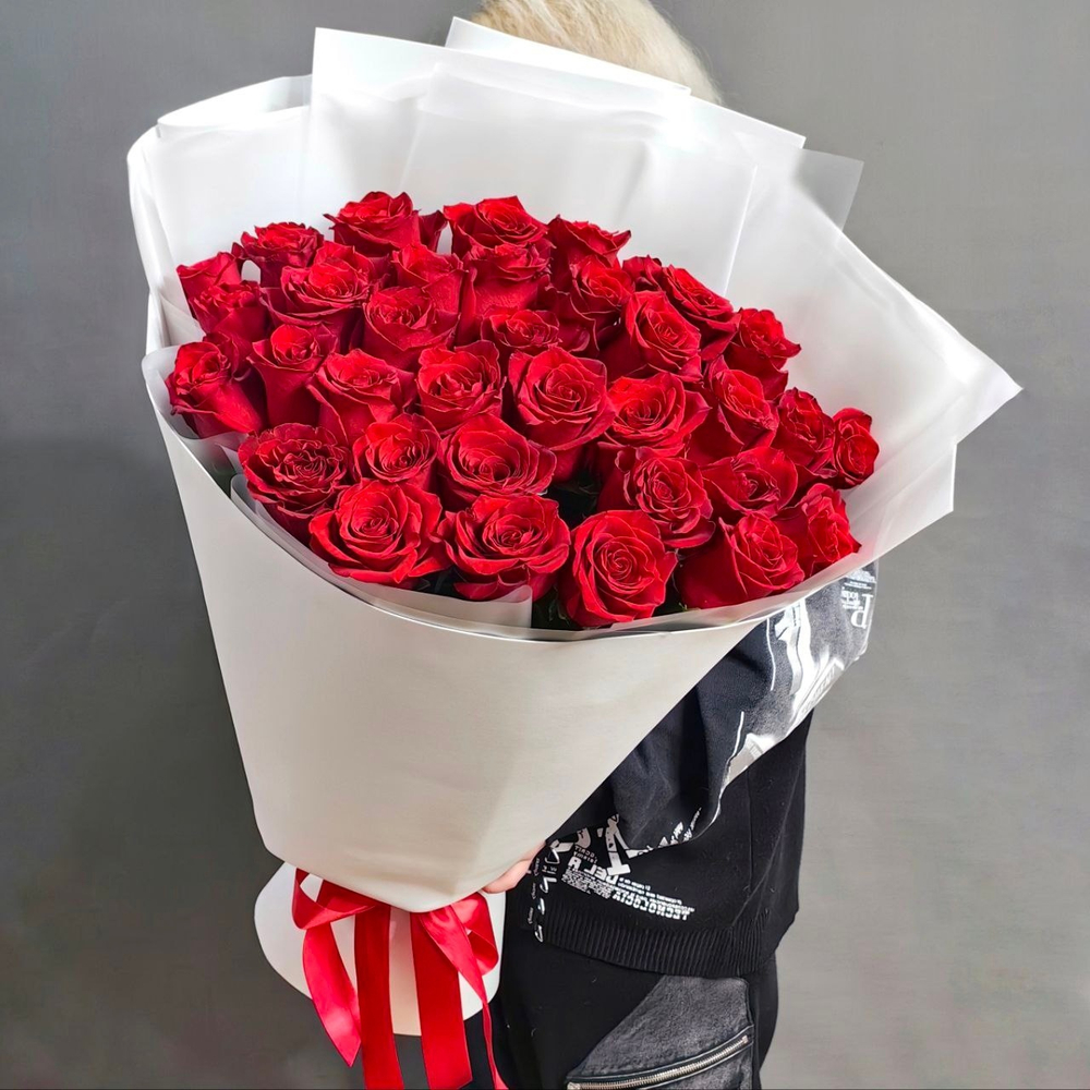 Букет из 35 роз сорта "Эксплорер" (Эквадор 60 см)