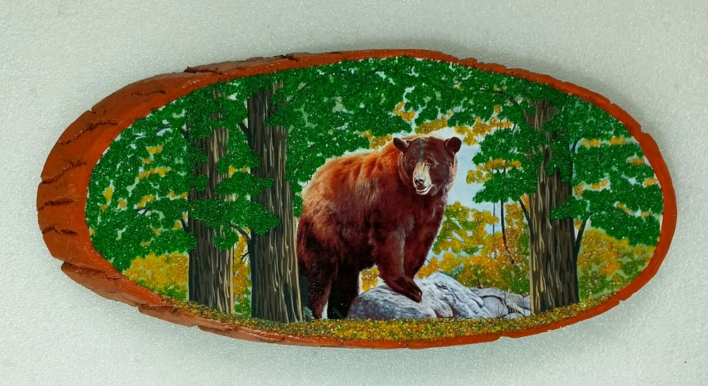 Панно на срезе дерева" медведица" 53-56см