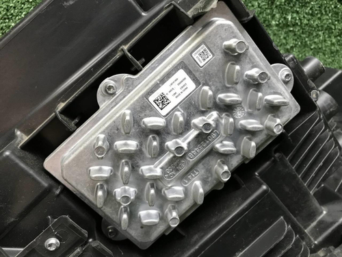 Фара правая Geely Tugella (2019-2024) LED