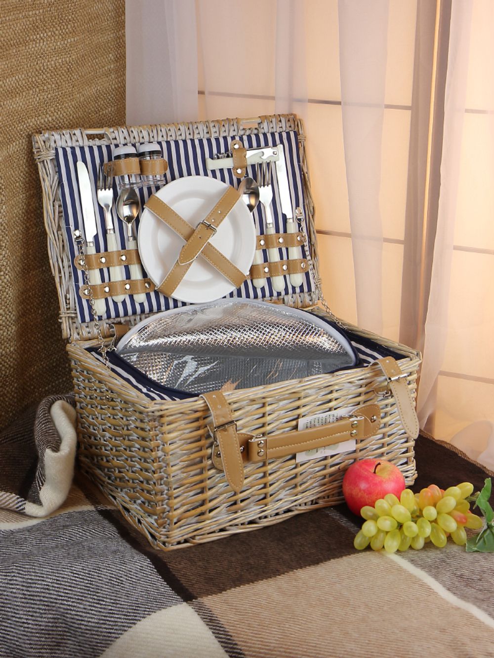 HOLYDAY BASKET Набор для пикника с термосумкой на 2 персоны