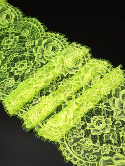 Кружево шантильи лимон-лайм неоновое неэластичное ширина 22 см длина 1.45 м