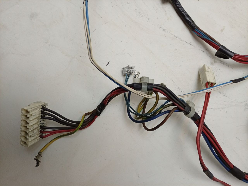WMSD7105B кт17 Комплект проводов (проводка) стиральной машины Hotpoint-Ariston 16007730702 б/у