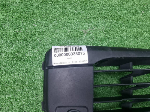 Решетка переднего бампера правая BMW X1 F48 15-19