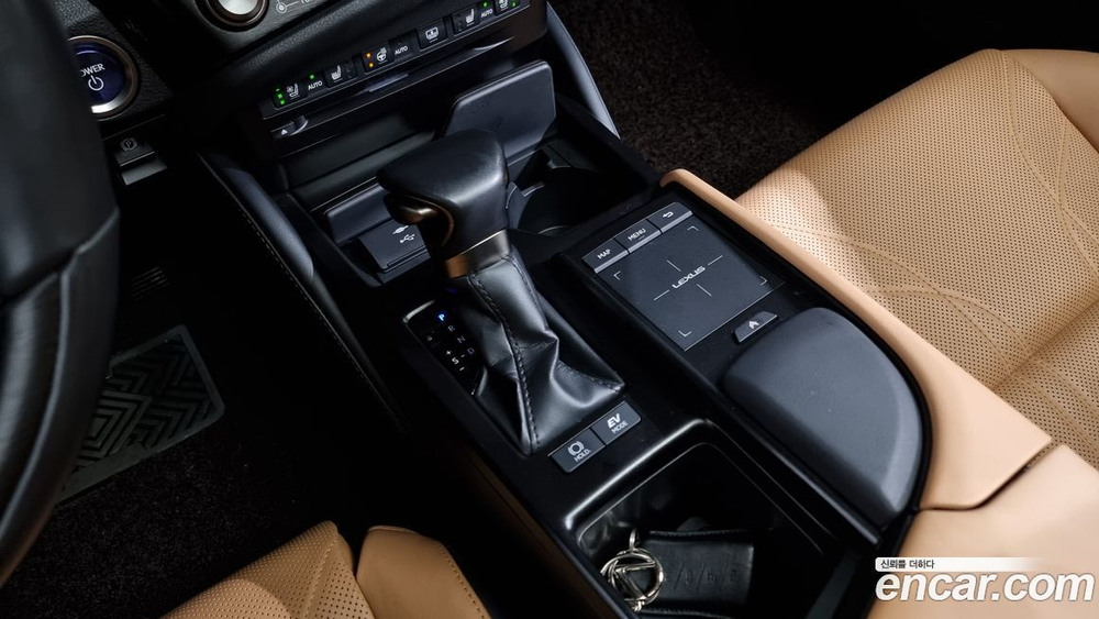 Lexus ES300h 7 Generation Luxury Plus (06.2022)
