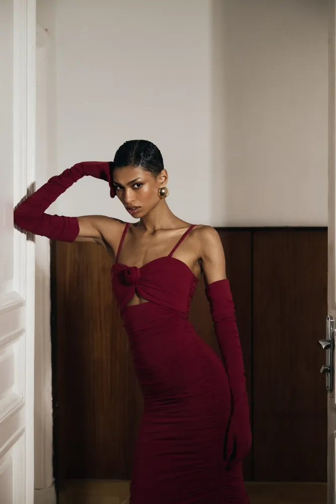 Nicole, платье миди из бордового бифлекса с розой