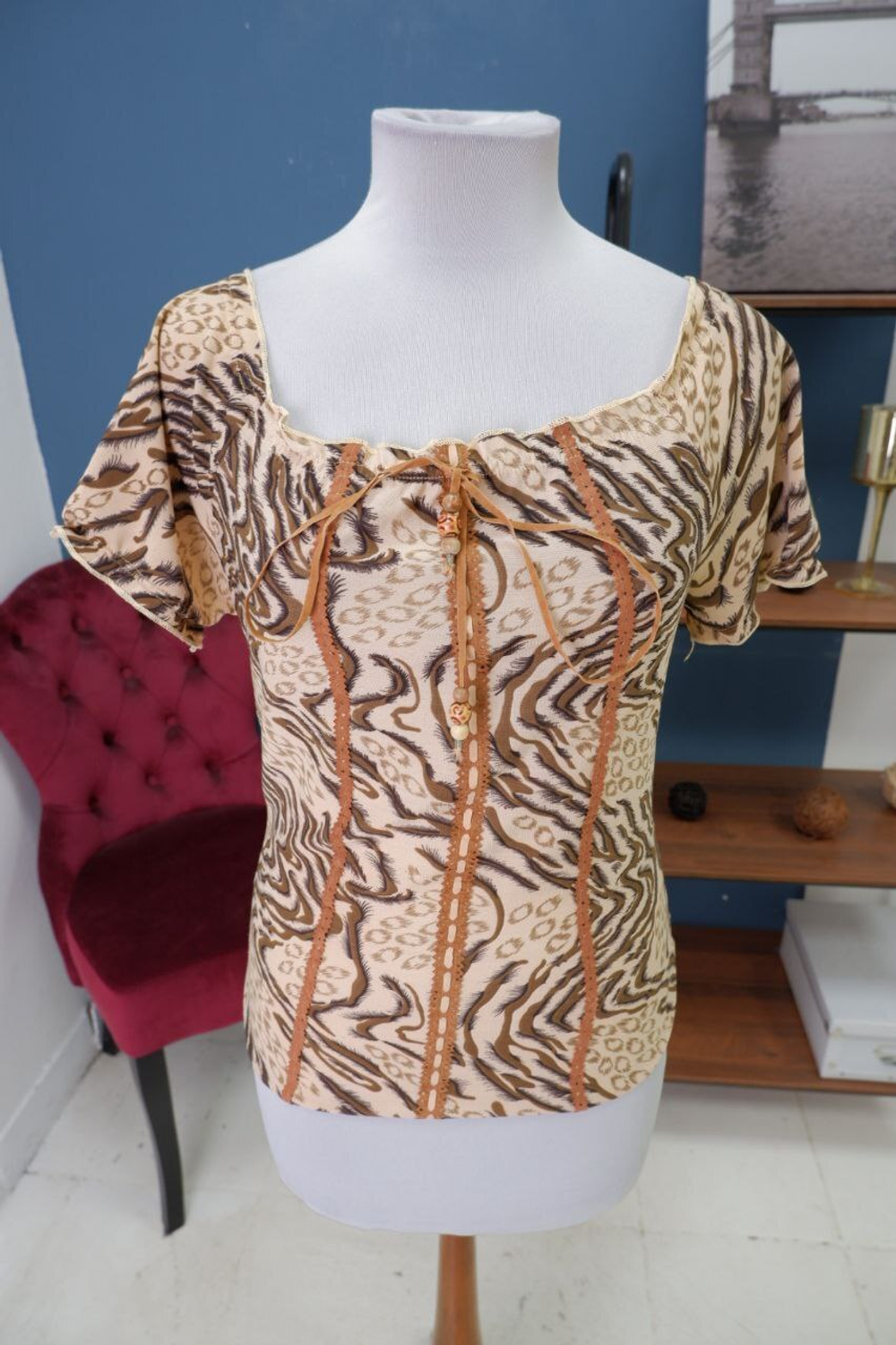 Блузка с анималистичным принтом 46-48 размер