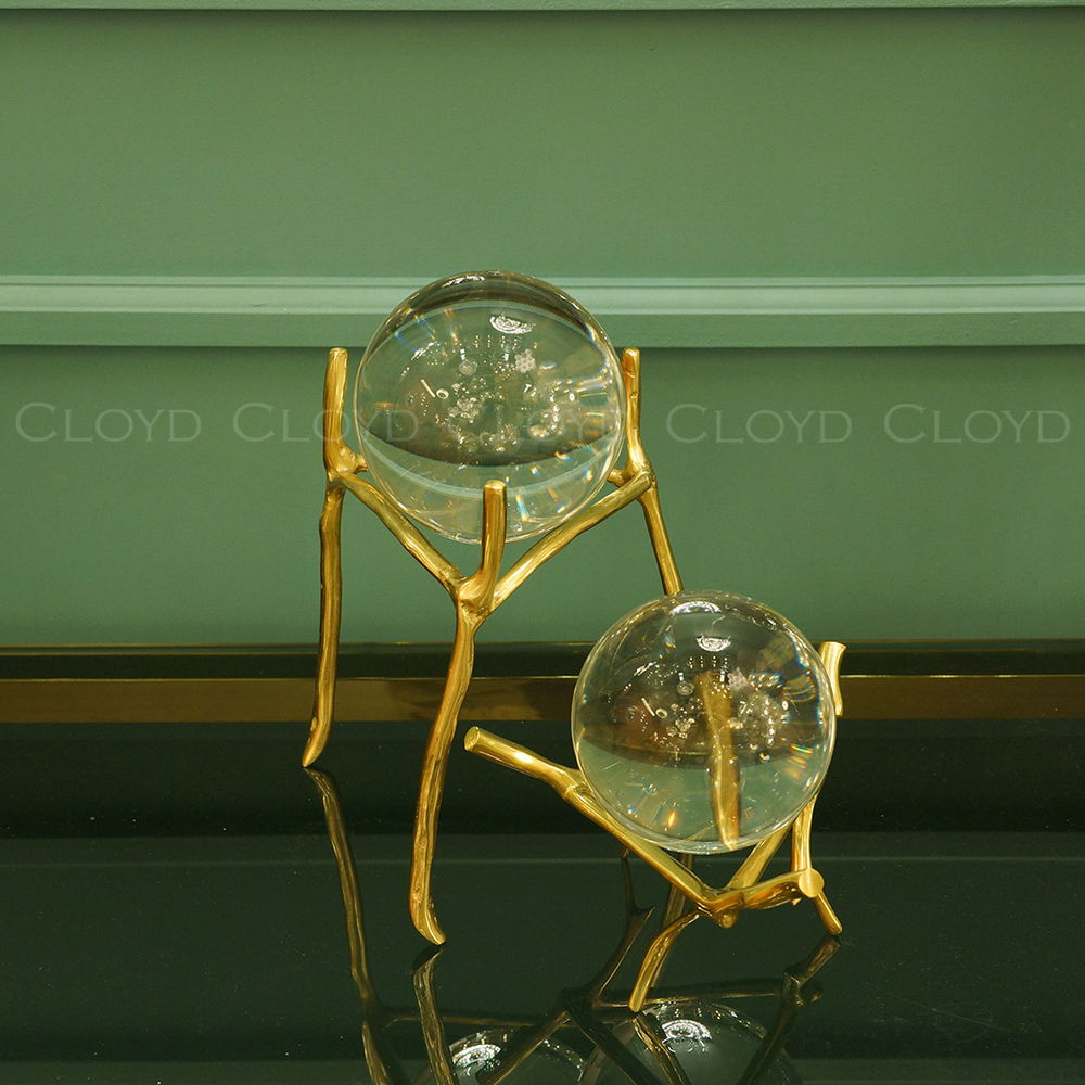 Статуэтка Cloyd арт.50163 / выс. 24 см - золото / серия 1637