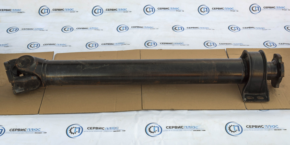 Карданный вал L1420 Ф180 4 отверстия с подвесным (креставина 68) 2206015B98B