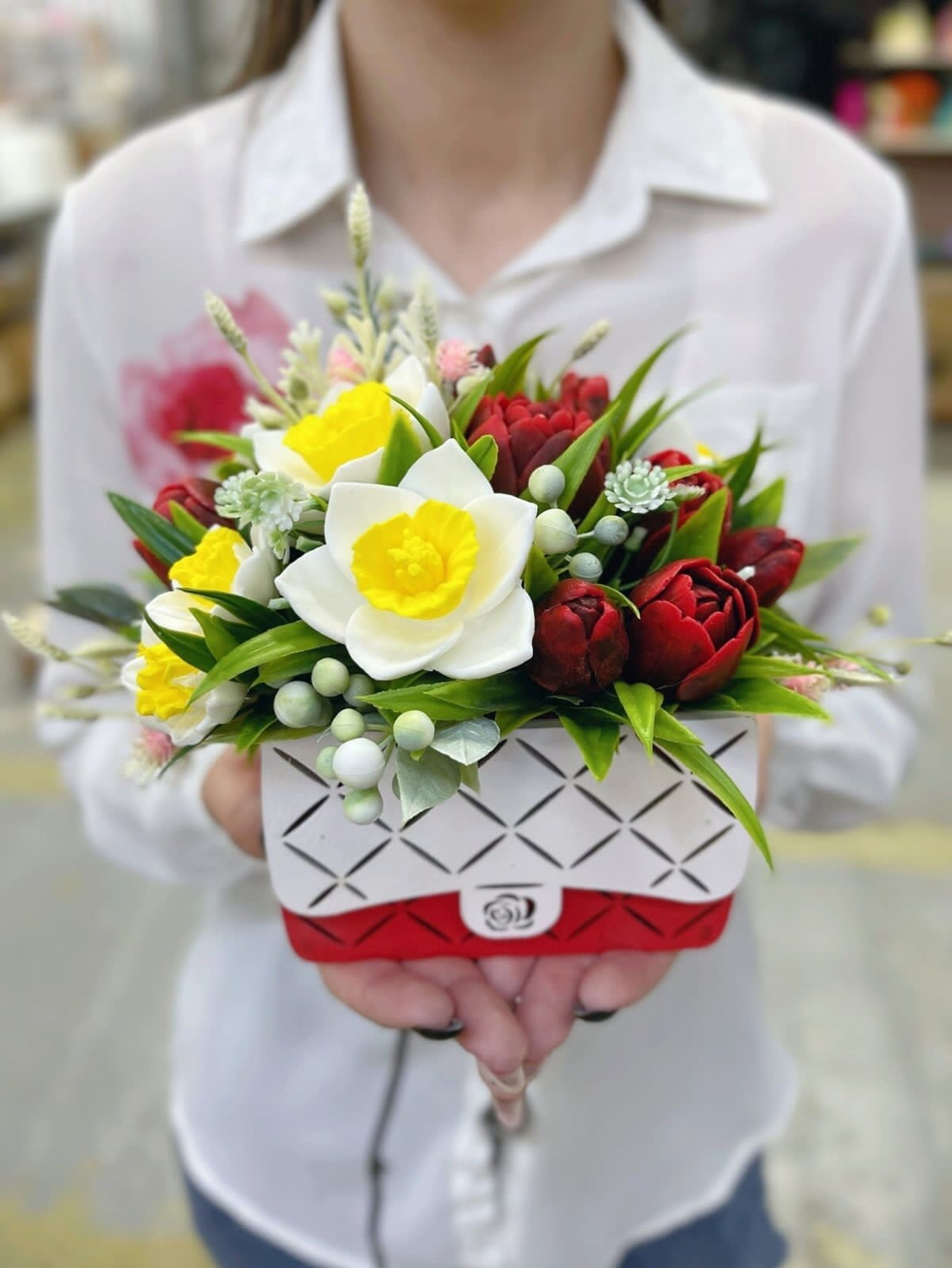 Букет из мыла «Тюльпаны и нарциссы, рэд»