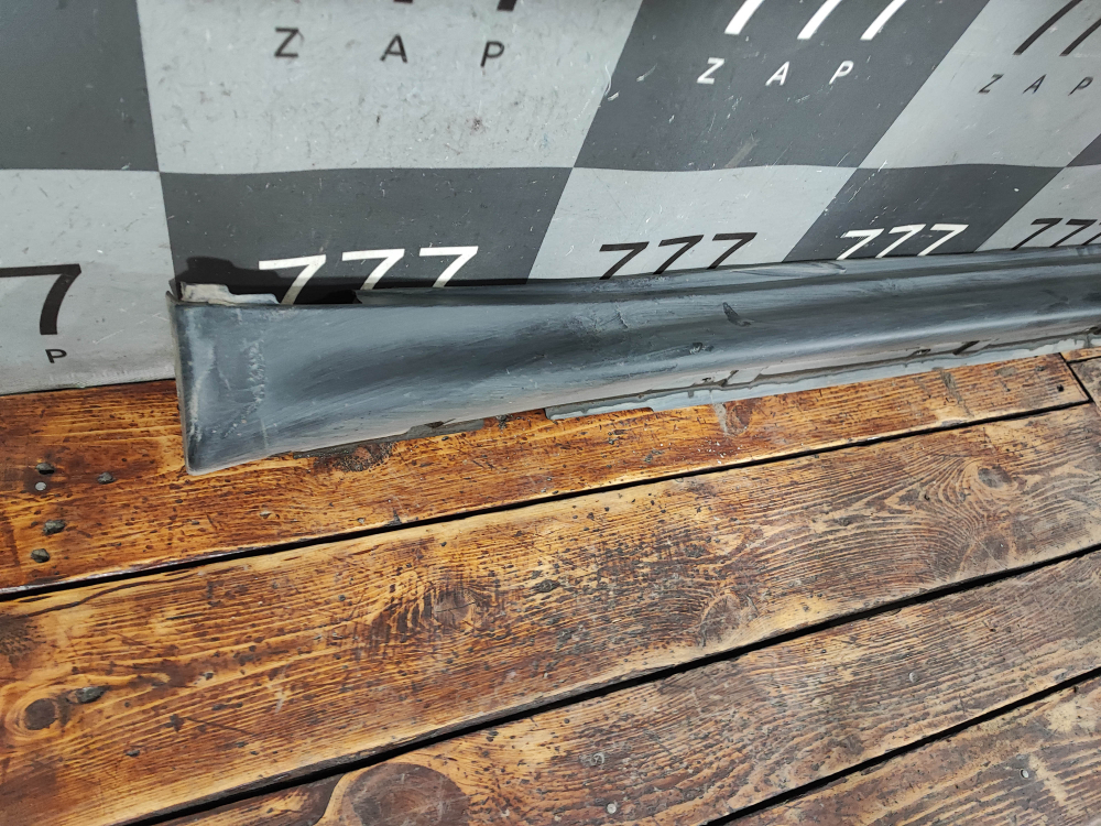 Накладка порога левого Nissan Juke (YF15) 10-19 Б/У Оригинал 768511KA6A