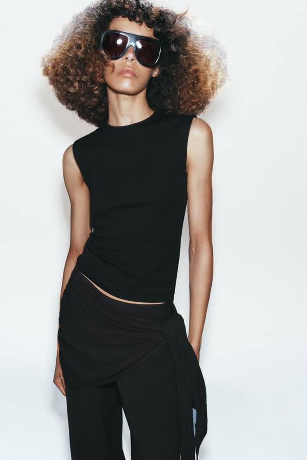 ZARA ФУТБОЛКА БЕЗ РУКАВОВ, ЧЕРНЫЙ