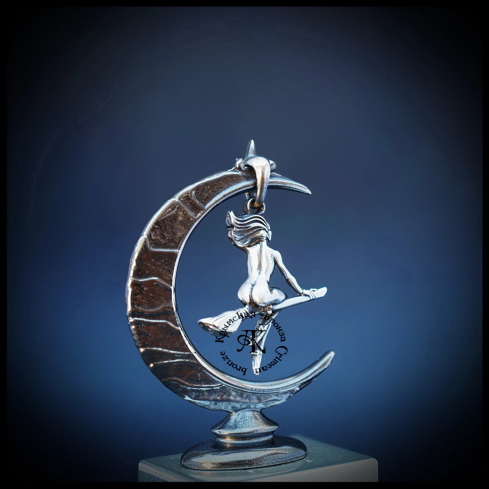 Кулон - подвеска "Ведьмочка" с подставкой