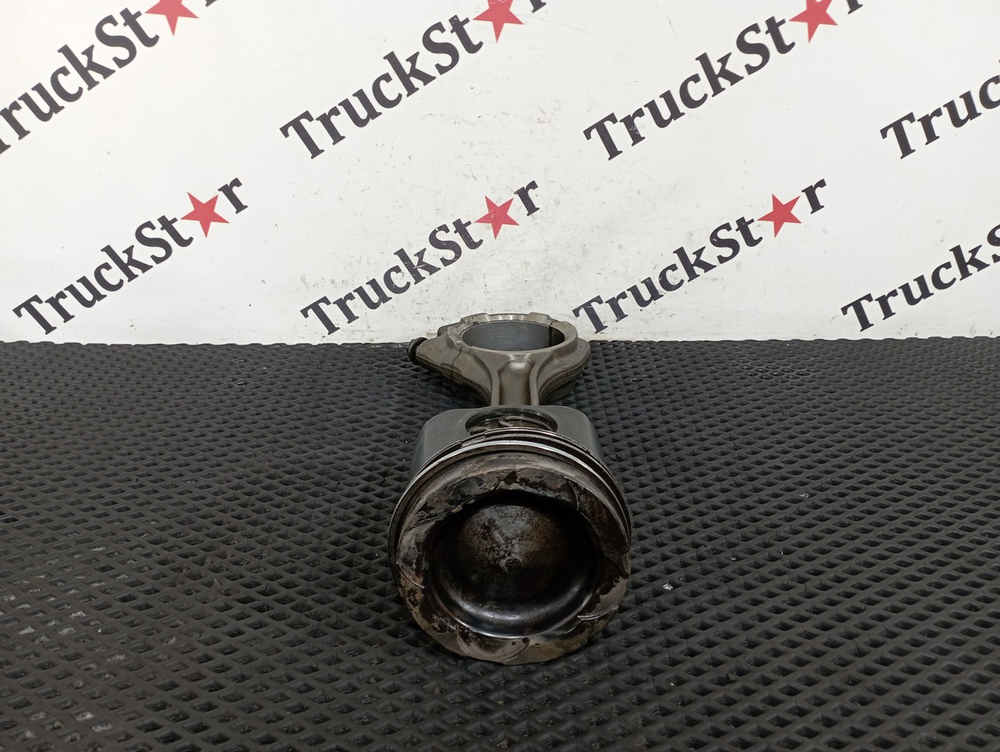 Поршень с шатуном