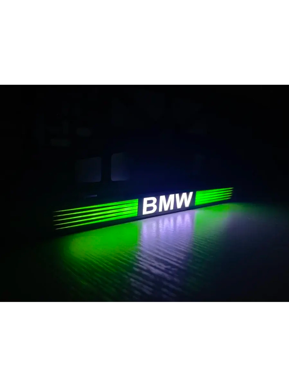 Рамка для номера с белой подсветкой. GLOGO BMW
