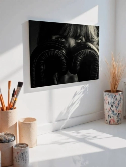 Картина на стену 40 X 50 Девушка в боксерских перчатках