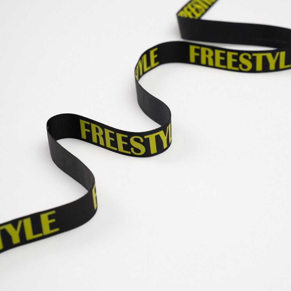 Тесьма/Стропа/9028 черный принт салат