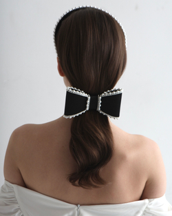 Бант-бабочка из черного шелка с жемчугом