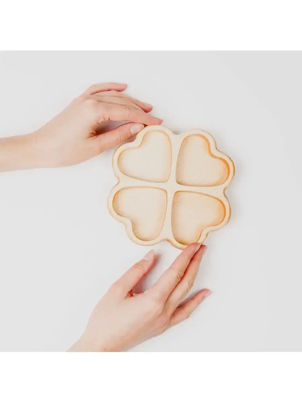 Деревянная менажница "Клевер" из кедра