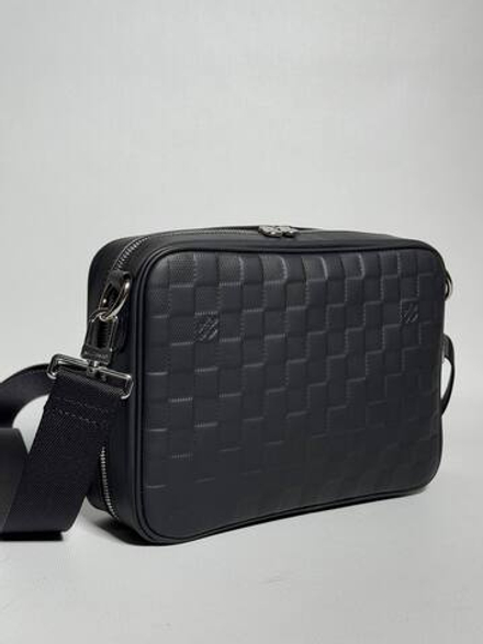 Сумка-мессенджер Louis Vuitton