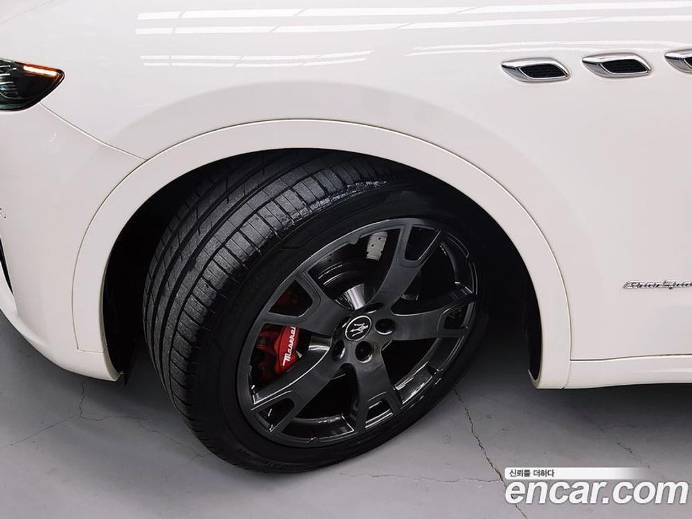 Maserati Levante 3.0 AWD GrandSport (12.2020)