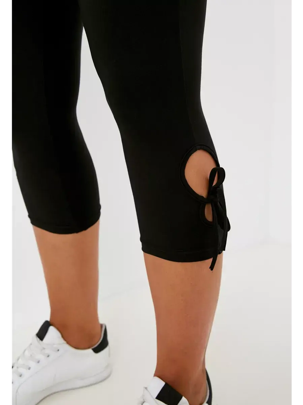 Капри с завязками по бокам