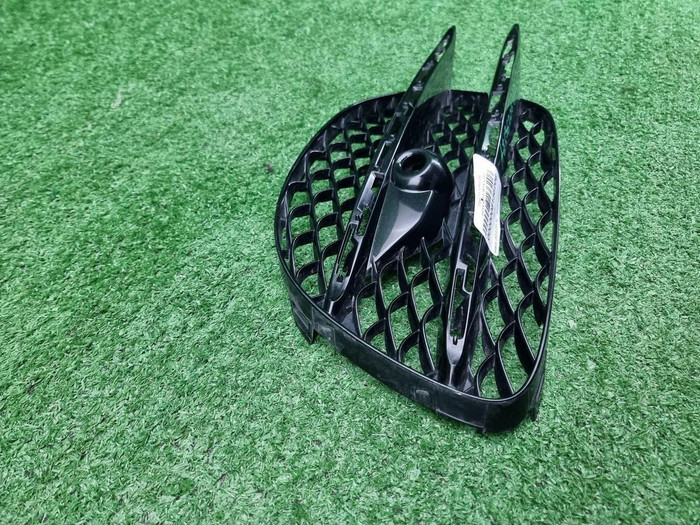 Решетка перед. бампера Mercedes S W222 (17-20) AMG