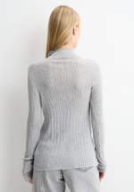 Джемпер с воротом-стойкой серый