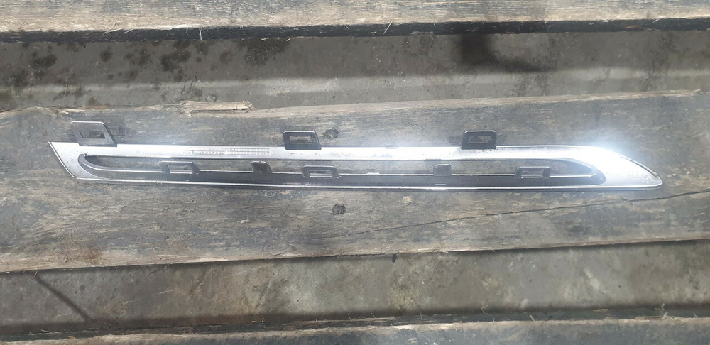 Молдинг решетки радиатора Mercedes GLC (X253) 15-19 Б/У Оригинал A2538880385