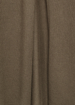 Трикотажное платье с разрезом