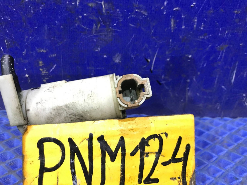 Моторчик бачка омывателя NISSAN LIBERTY 1998