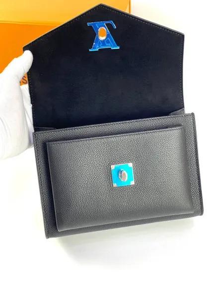 Сумка Louis Vuitton Mylockme BB черный