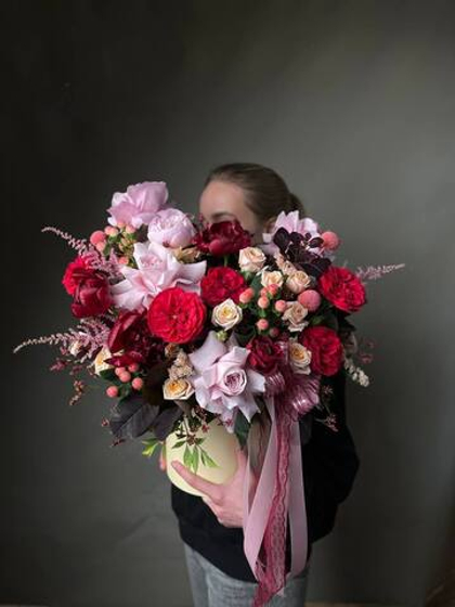 Композиция в шляпной коробке "Шик"