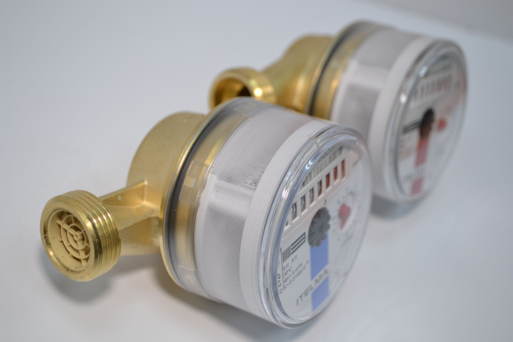 Комплект счетчиков холодной и горячей воды Itelma с монтажным комплектом L-110 Ду-15 1/2"