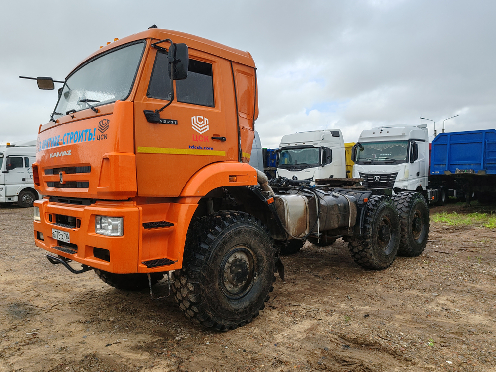 КамАЗ 65221 6x6 Седельный тягач 65221-53 (Дизельный, 11,8 л, 400 л.с., МТ)