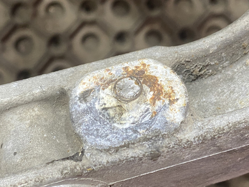 Кронштейн глушителя 2016г