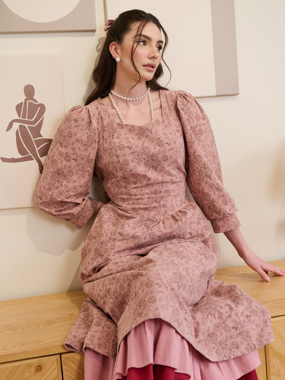 Платье с вырезом-сердечко