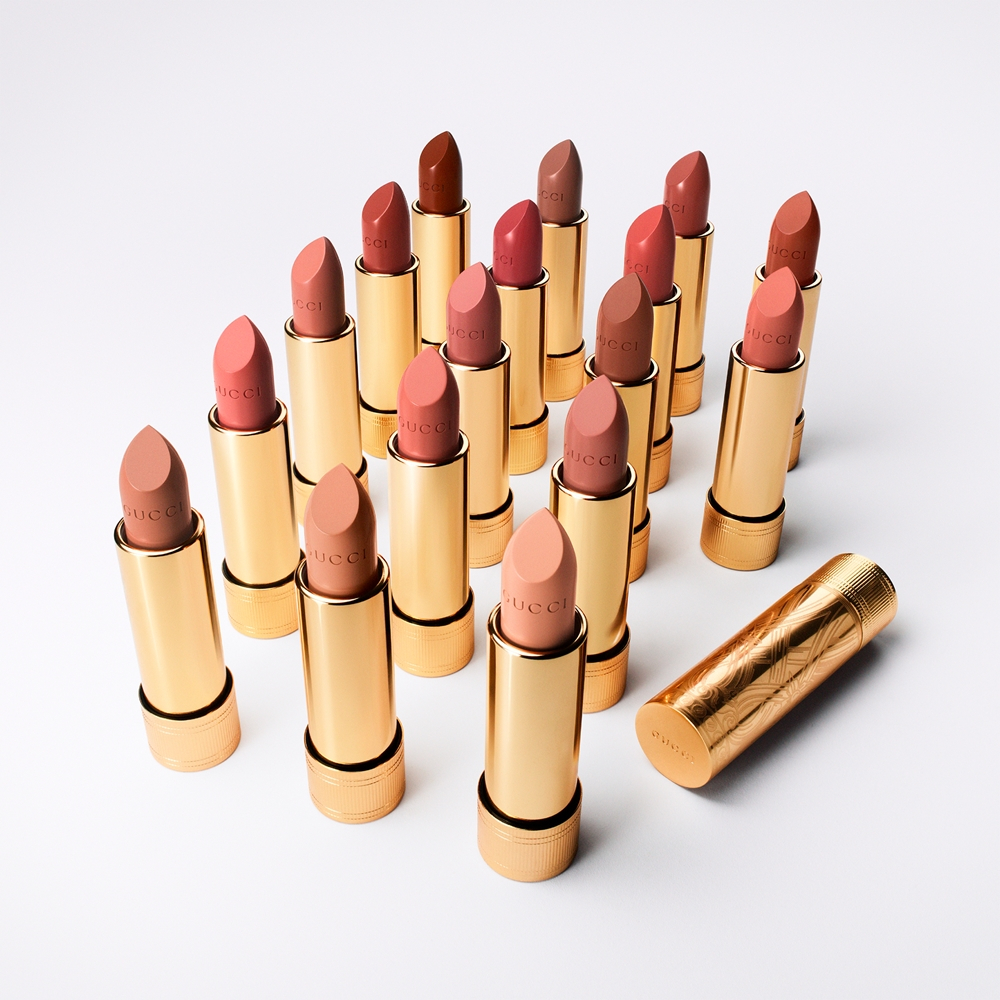 Gucci Gucci Beauty Rouge a Levres Satin Lipstick - Бархатная помада оттенок 121 Elena Sand, 3 g