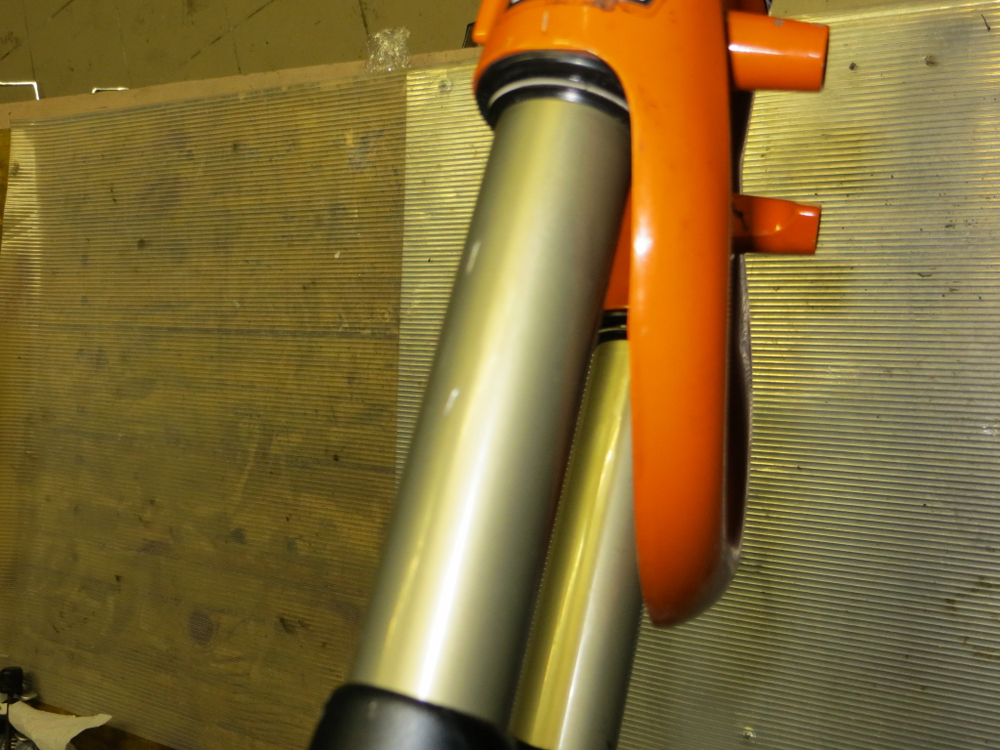 Вилка амортизационная RST Air Megaan